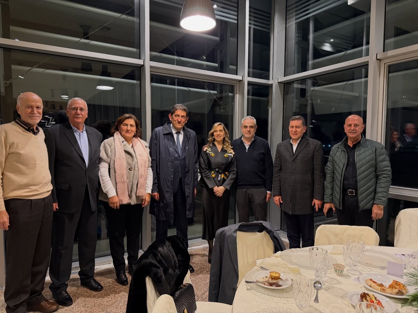 عشاء موظفي نقابة المهندسين في طرابلس بحضور النقيب شوقي فتفت والنقباء السابقين والهيئات المنتخبة في مقر النقابة.