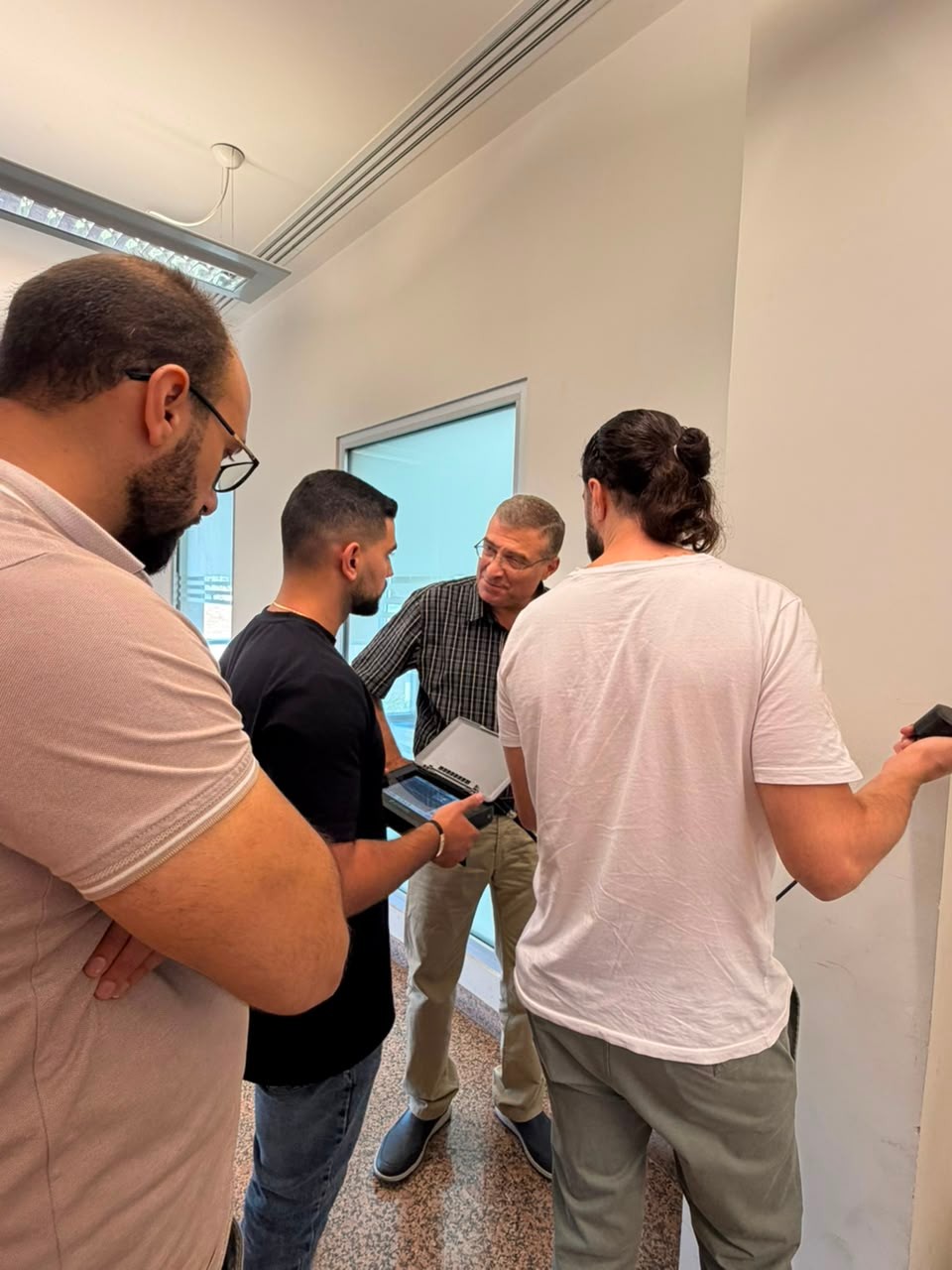 نقابة المهندسين في طرابلس والشمال تتسلّم أجهزة متخصصة في فحص الخرسانة وكشف حديد التسليح